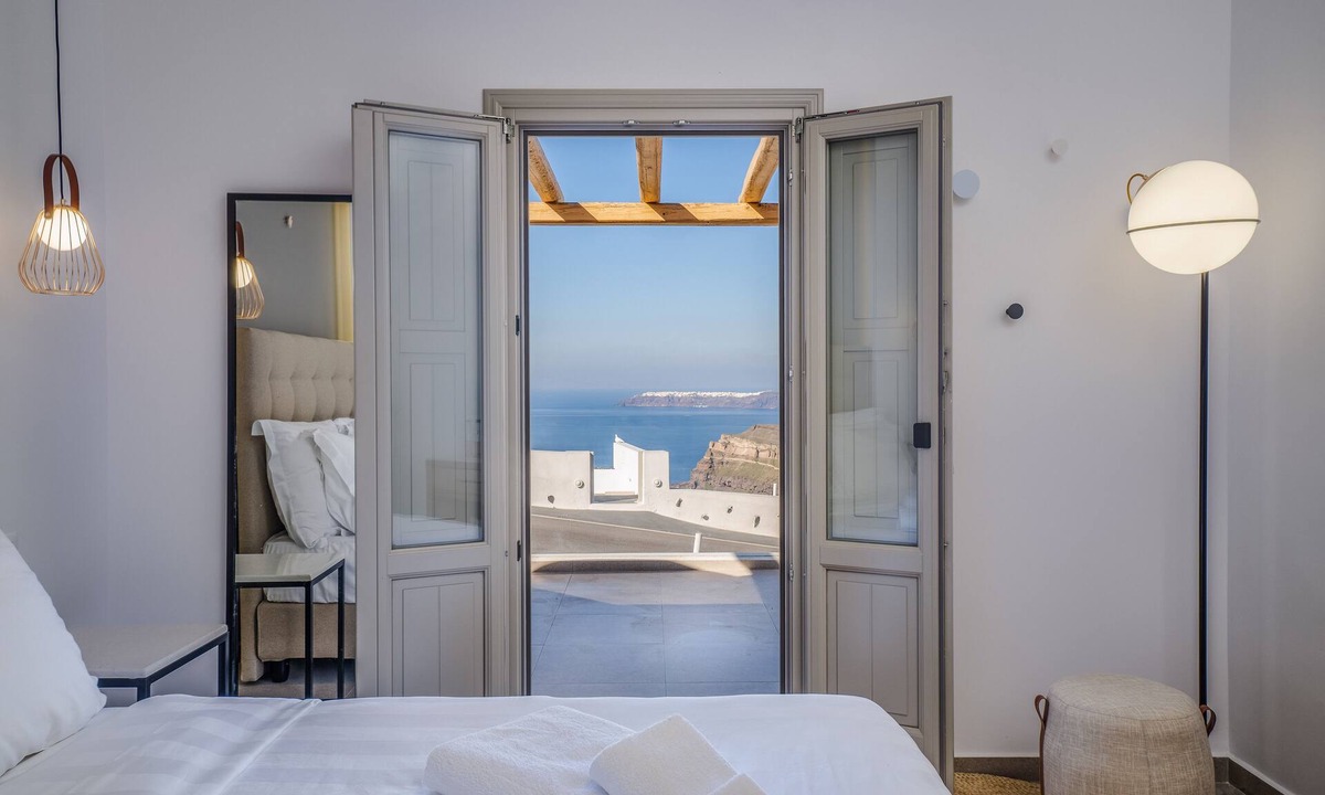 Santorini House | Symphony Suites