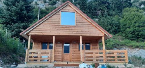 Kefalochori Ski Chalet | The Sam's house
