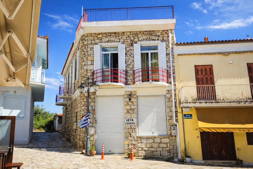 Zakharo House | Traditional Stone House - Near Zacharo Beach