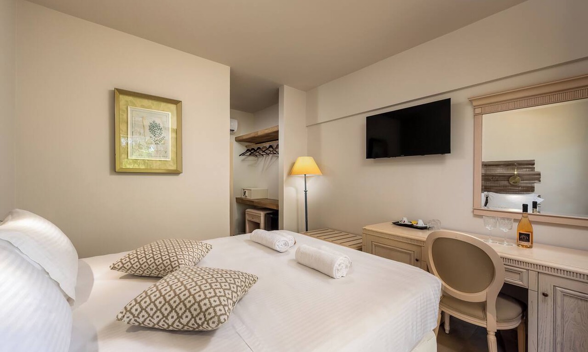 Ixia Hotel | Trees Art Hotel & Suites