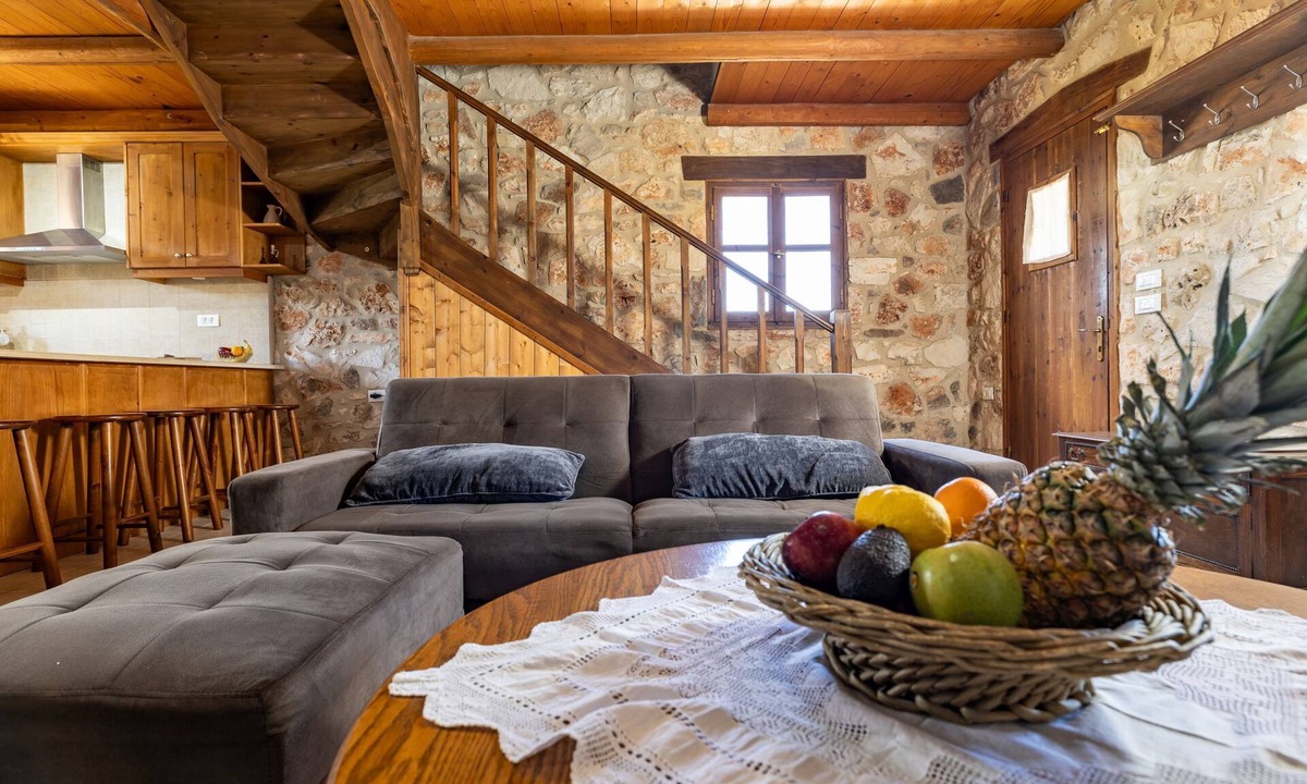 Porto Koukla House | Vardiola Houses - Traditional 3 Bedroom House