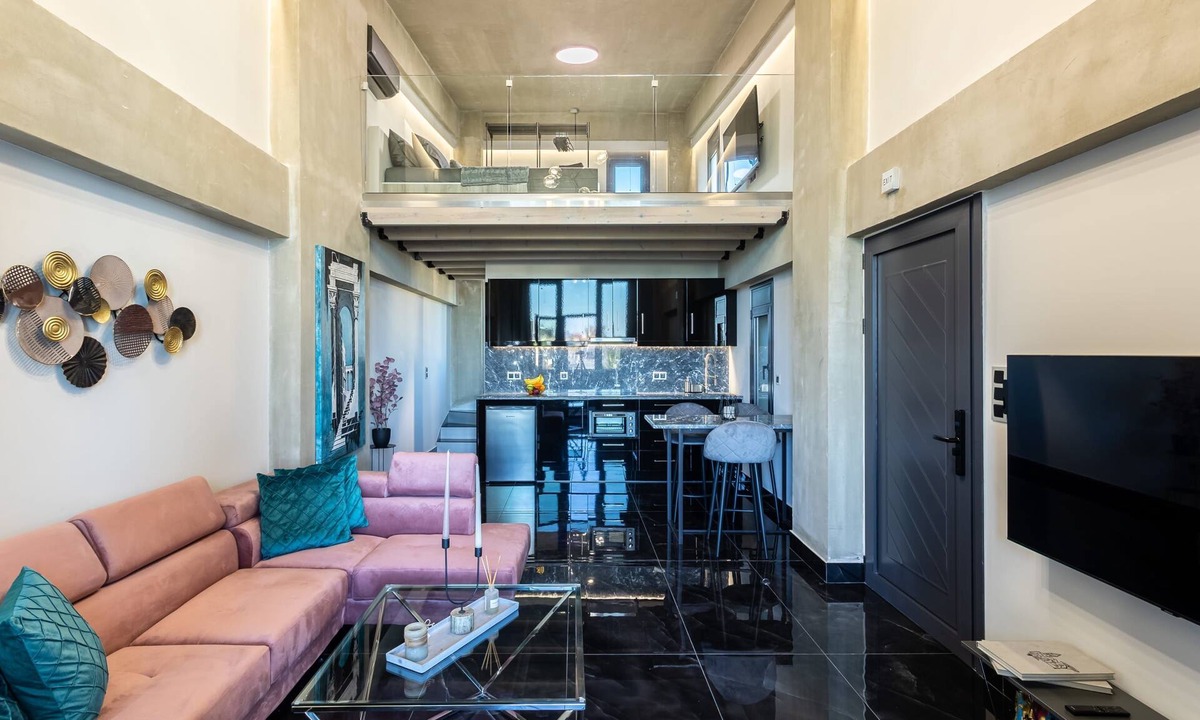 Anatolikos Sinikismos Apartment | Ventiri Lofts - Luxury Penthouse w Home Cinema