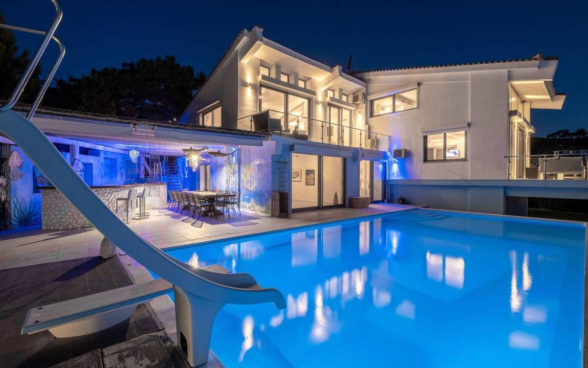Gialiskari Villa | Villa ∙ 8 bedrooms ∙ 17 guests