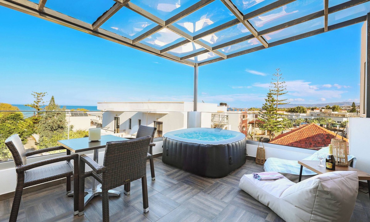 Agia Marina Villa | Villa Cicada Chania, Beachside Villa with Seaview, Car included 🚗🌊