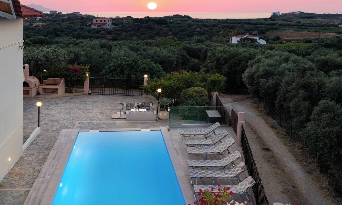 Chorafakia Villa | Villa Elihrisos-Quiet & Spacious Villa | Large Private Heated Pool & Hot Tub