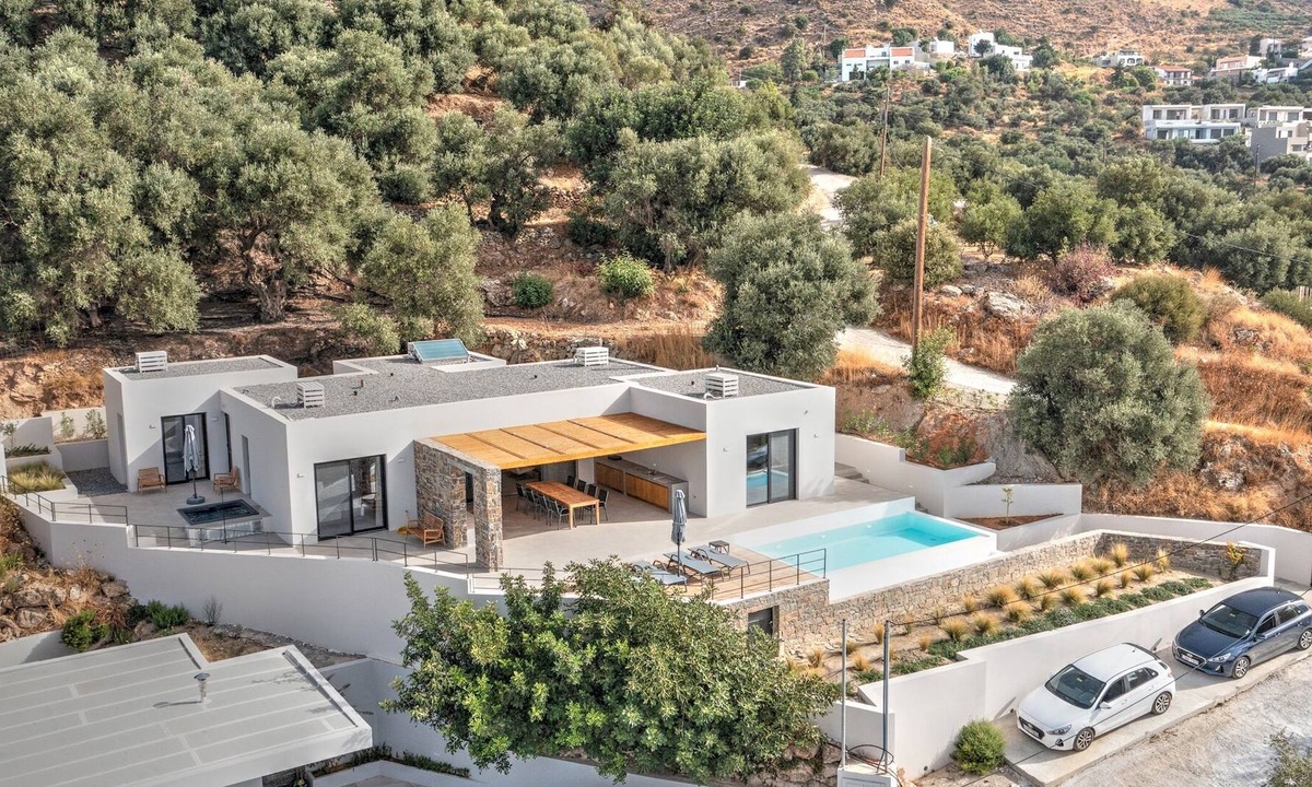 Mariou Villa | Villa Eolos - Four Bedroom Villa, Sleeps 10