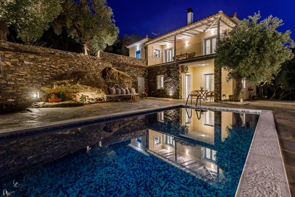Skopelos Villa | VILLA IFIGENEIA SKOPELOS με πισίνα και υπέροχη θέα