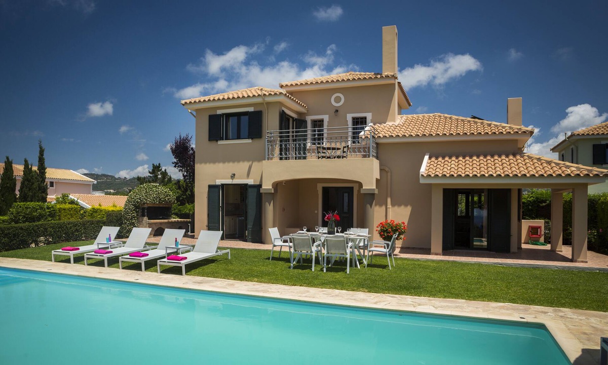 Svoronata Villa | VILLA IRO-LUXURY VILLA WITH PRIVATE POOL