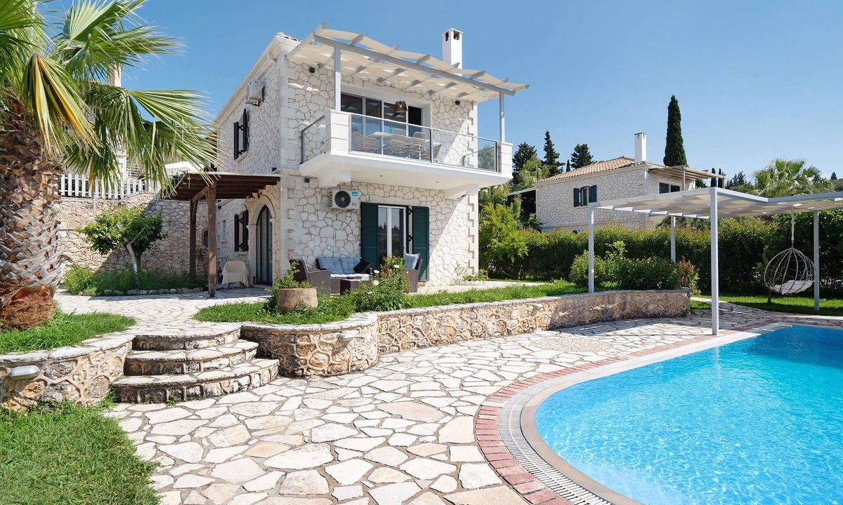 Tsoukaladhes Villa | "Villa Nefeli" with Sea View, Private Pool & Wi-Fi