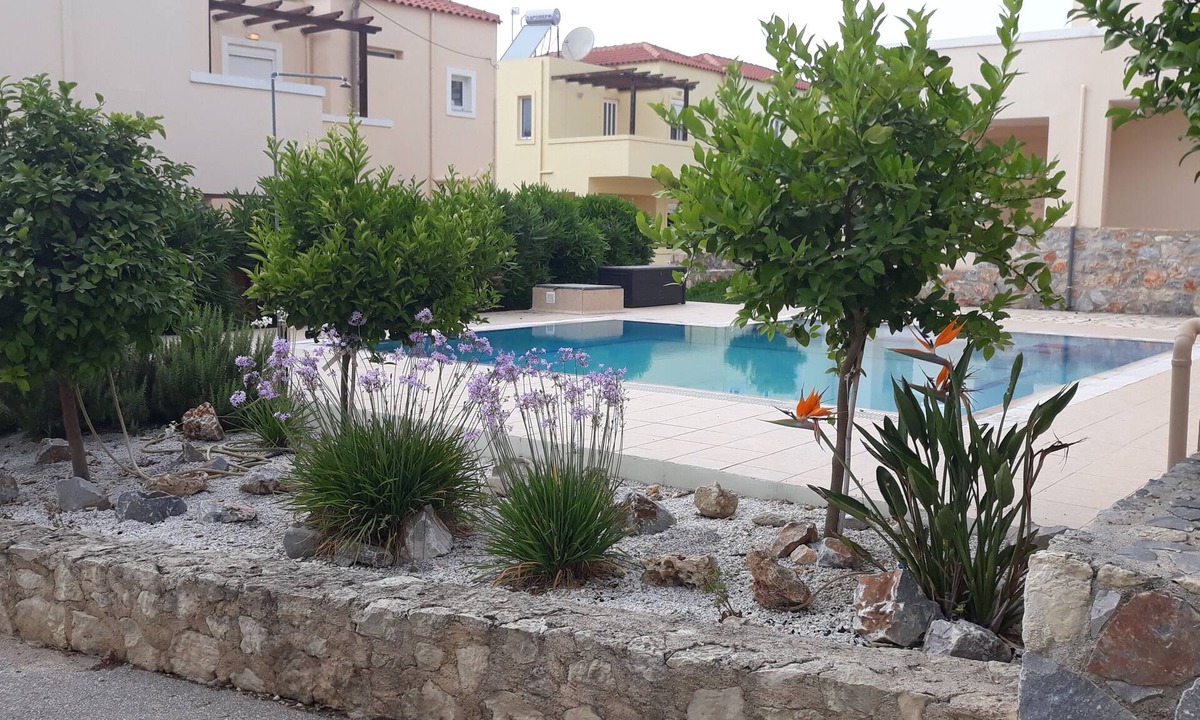 Plaka Villa | Villa Pindarakis - level walk to beach and tavernas, two pools, mountain views