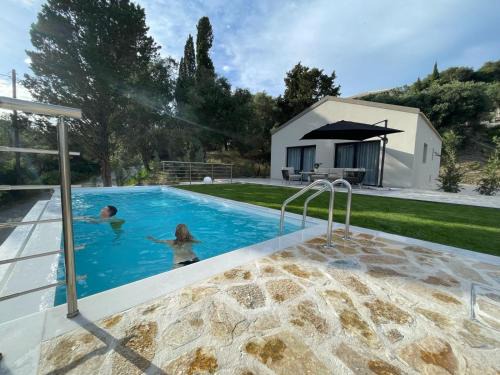 Vitalades Villa | Villa Rinoula-private pool