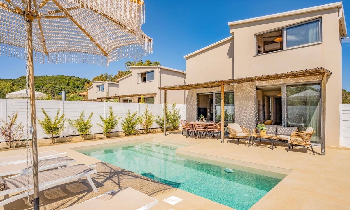 Vasilikos Villa | Villa Romas 1 by Villa Plus