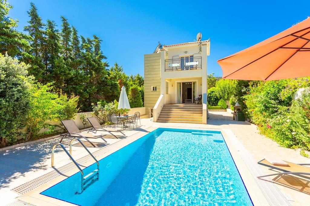 Kateleios Villa | Villa Semeli: Large Private Pool, Walk to Beach, Sea Views, A/C, WiFi