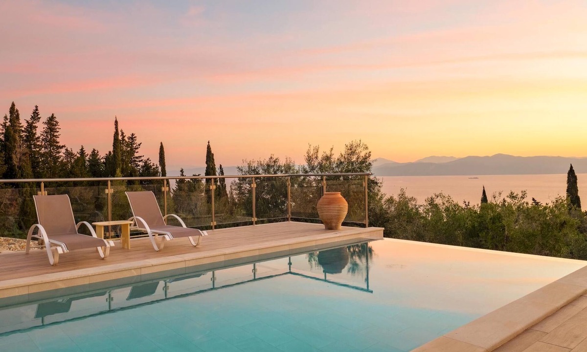 Ieromonachos Villa | Villa Strati - Spacious Villa with Wonderful Sea Views near Gaios and Beach