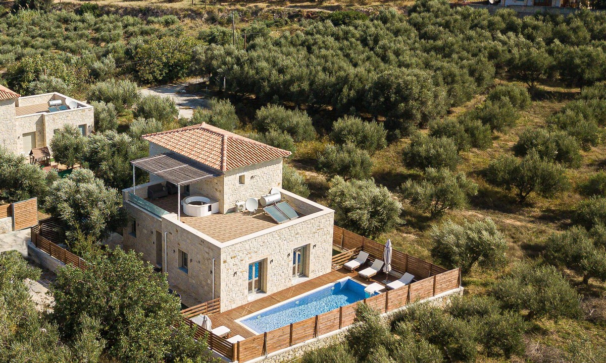 Asteri Villa | Villa Vera - 5 bedroom villa, 5 bathrooms, with heated pool and outdoor jacuzzi