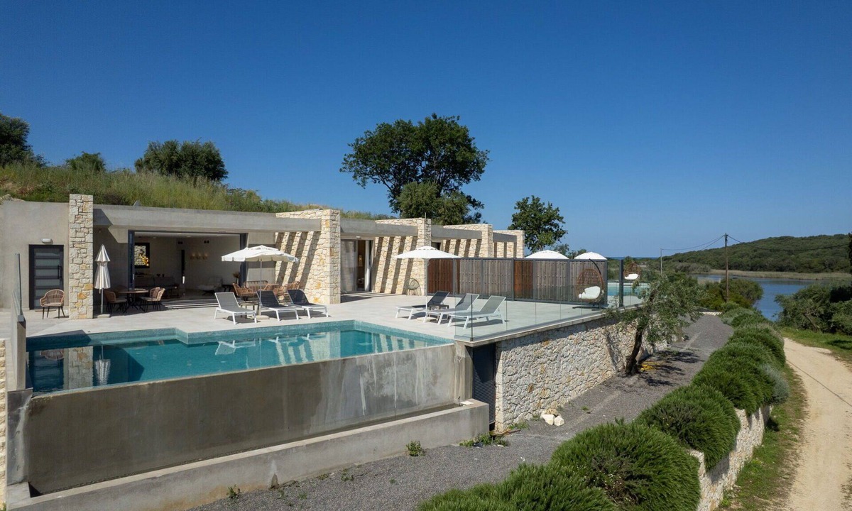 Petaleia Villa | Villa Waterlily - Modern vacation villa with private pool in Corfù, Greece
