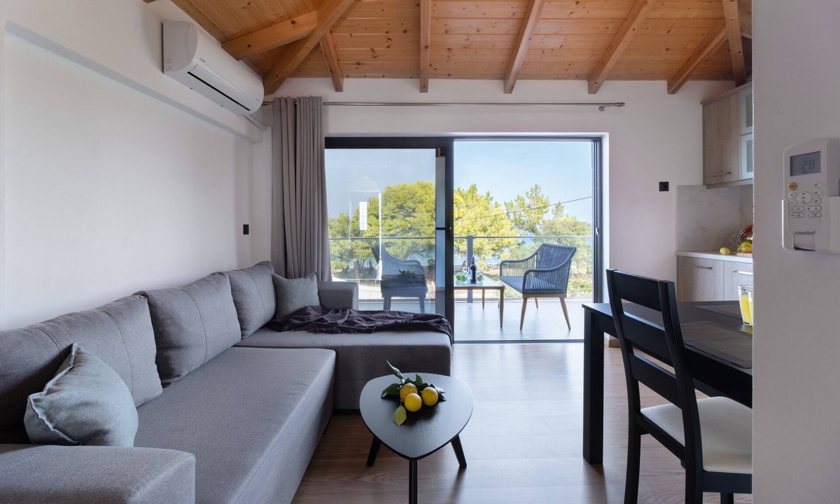 Lefkada Town Villa | Villa with Sea View, Shared Garden & Wi-Fi