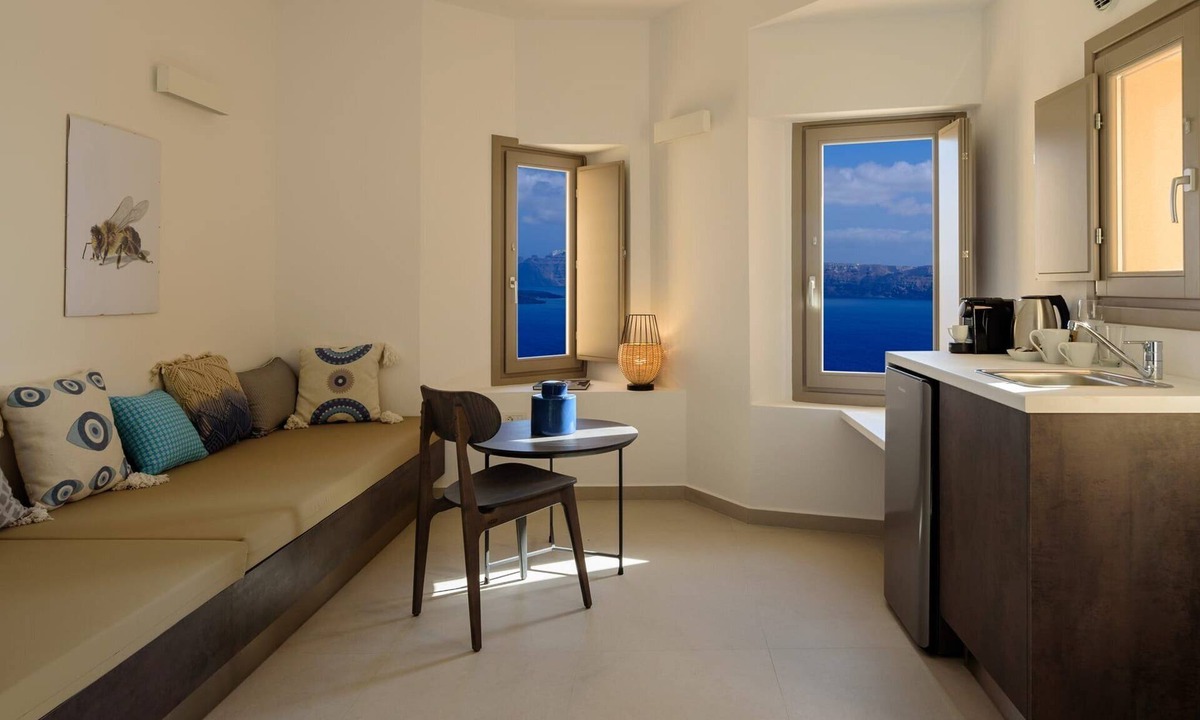 Akrotiri Apartment | Wonderful Santorini Suite | Kallirhoe Suite | Superior Suite with Caldera View.