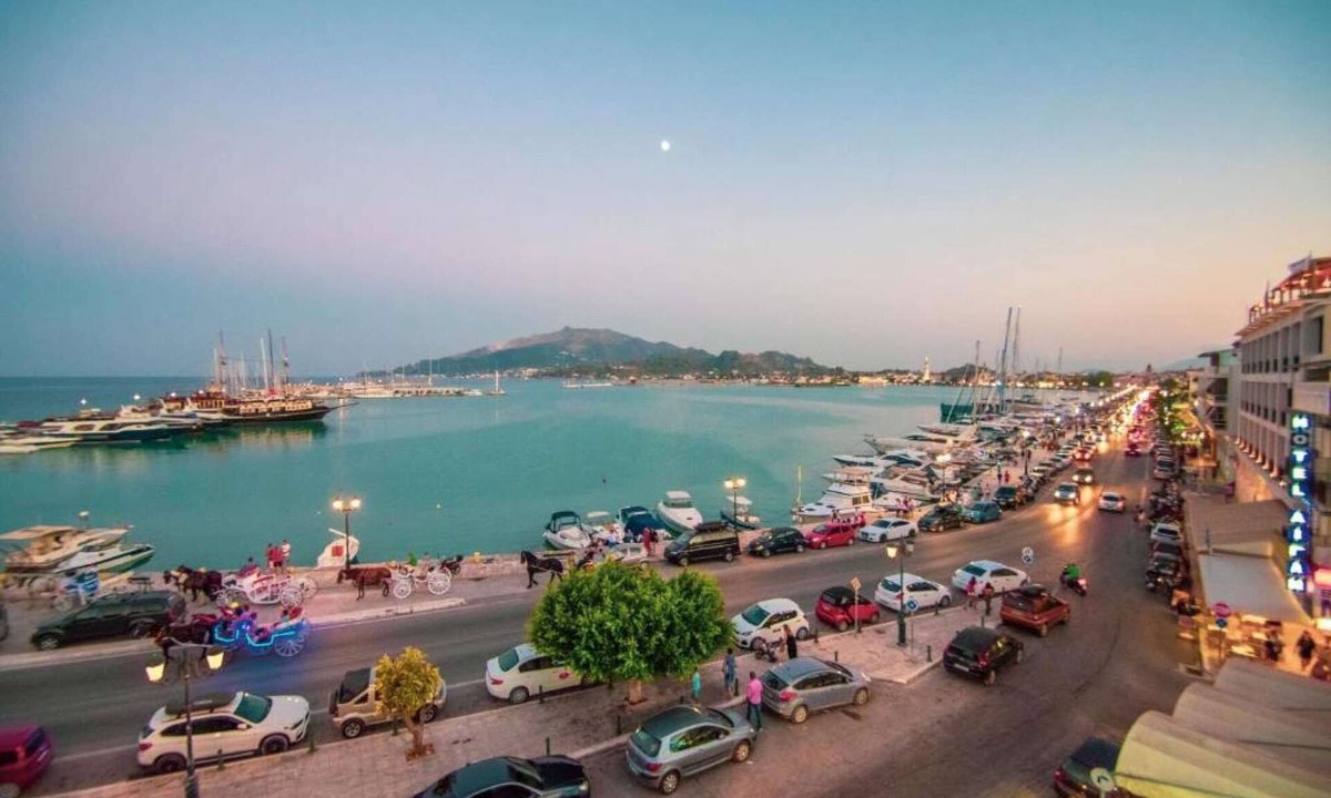 Zakynthos Town Apartment | ZANTE HARBOUR JUNIOR SUITE-ZANTE HARBOUR JUNIOR SUITE