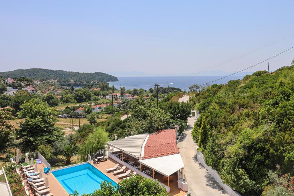 Agia Paraskevi Hotel | Zorbas Family House