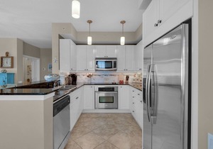 Beach Colony West 12A Gulf-Front 3 BD/3BA w/Beach Service & Onsite Management in Navarre Beach