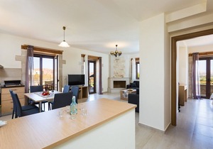Dimokritos Villa II, a homestay experience