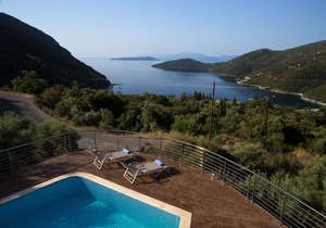 Luxury 6 bedroom villa with stunning view of Ionian sea in Mikros Gialos