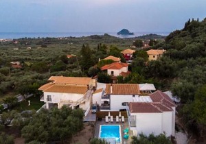 Maridenia Villa - Family Escape with Private Pool, by ZanteWize