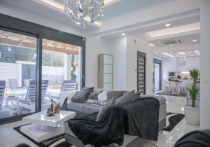 Villa in Messonghi with Pool and Sea Nearby