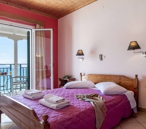 Apostolos Lefkada 