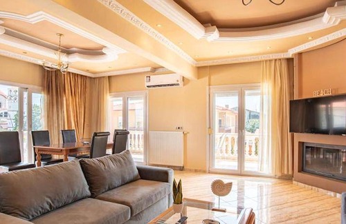 Nea Iraklia Apartment | 140 m² Apartment ∙ 3 bedrooms ∙ 8 guests