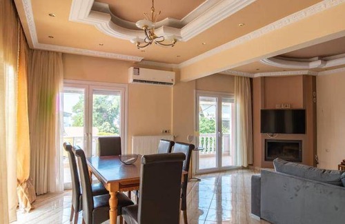 Nea Iraklia Apartment | 140 m² Apartment ∙ 3 bedrooms ∙ 8 guests