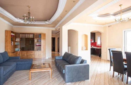 Nea Iraklia Apartment | 140 m² Apartment ∙ 3 bedrooms ∙ 8 guests