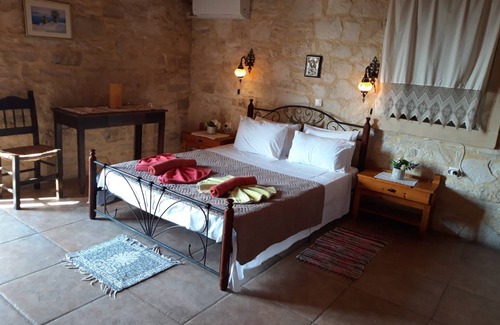 Margarites House | 220 m² House ∙ 4 bedrooms ∙ 10 guests