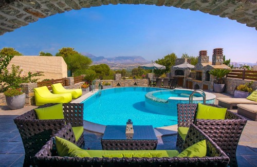 Pombia House | 270 m² House ∙ 4 bedrooms ∙ 10 guests