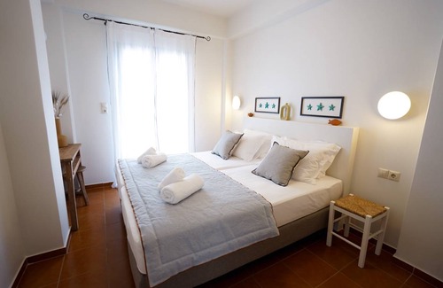 Batsi House | 40 m² House ∙ 2 bedrooms ∙ 4 guests