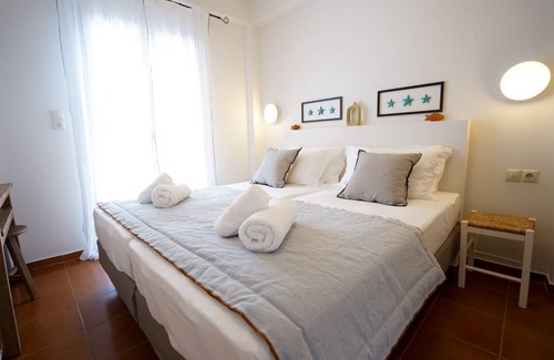 Batsi House | 40 m² House ∙ 2 bedrooms ∙ 4 guests