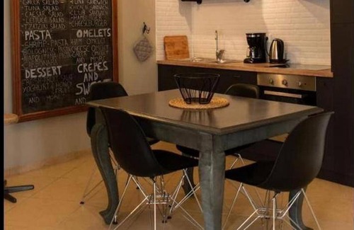 Lesvos Apartment | 80 m² Apartment ∙ 2 bedrooms ∙ 5 guests