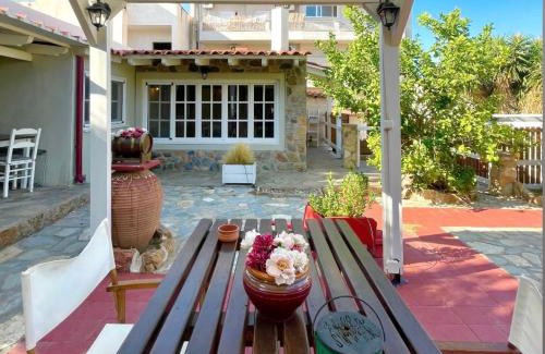 Spata-Artemida House | Aggelou Apartments