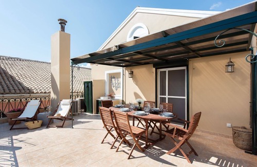 Old Town Villa | Corfu Town Townhouse | 3 Bedrooms | Arieni House | Stunning Sea Views | Walking.