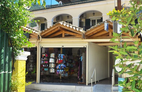 Agios Gordios Apartment | Holiday Studio Apartments "yannis" on the beach of Agios Gordios in Corfu