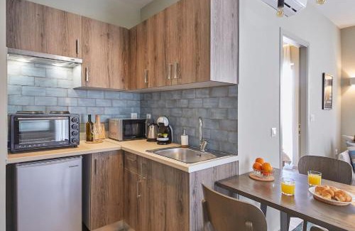 Monastiraki Apartment | Spacious Suite w. huge balcony + Acropolis view