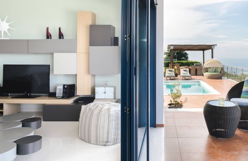 Skiathos Villa | Spectacular Villa with Boundless Sea Views & Private Pool