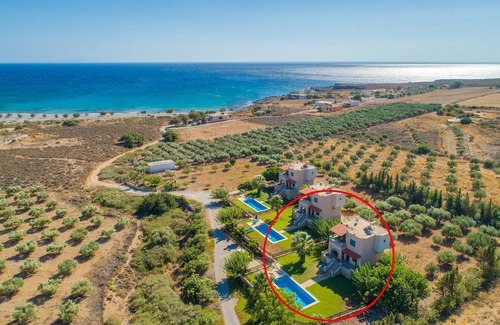 Fragkokastello Villa | Spiros Beach Villa: Large Private Pool, Walk to Beach, Sea Views, A/C, WiFi