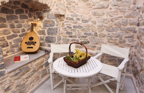 Mesta Hotel | Stoes Traditional Suites