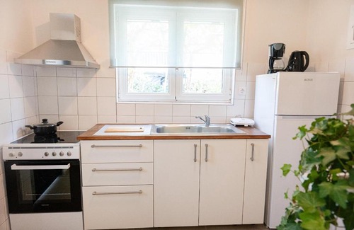 Poros Villa | Sunny yard apartments