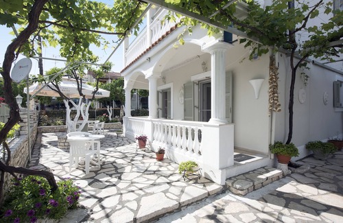 Kassiopi Apartment | The Orange Garden Apartment