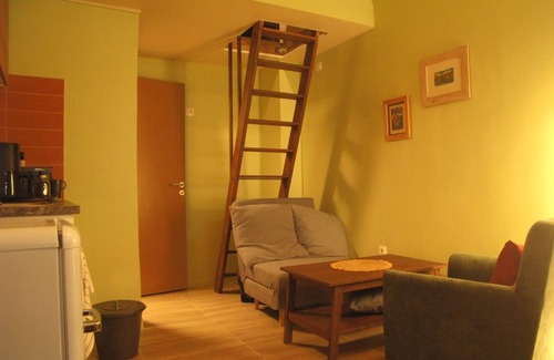 Athens Apartment | Tiny duplex by the Park