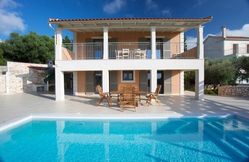 Antipata Villa | Villa ∙ 4 bedrooms ∙ 8 guests