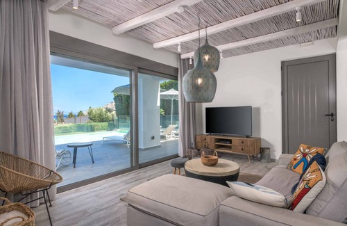 Vlicha Villa | Villa ∙ 6 bedrooms ∙ 6 guests